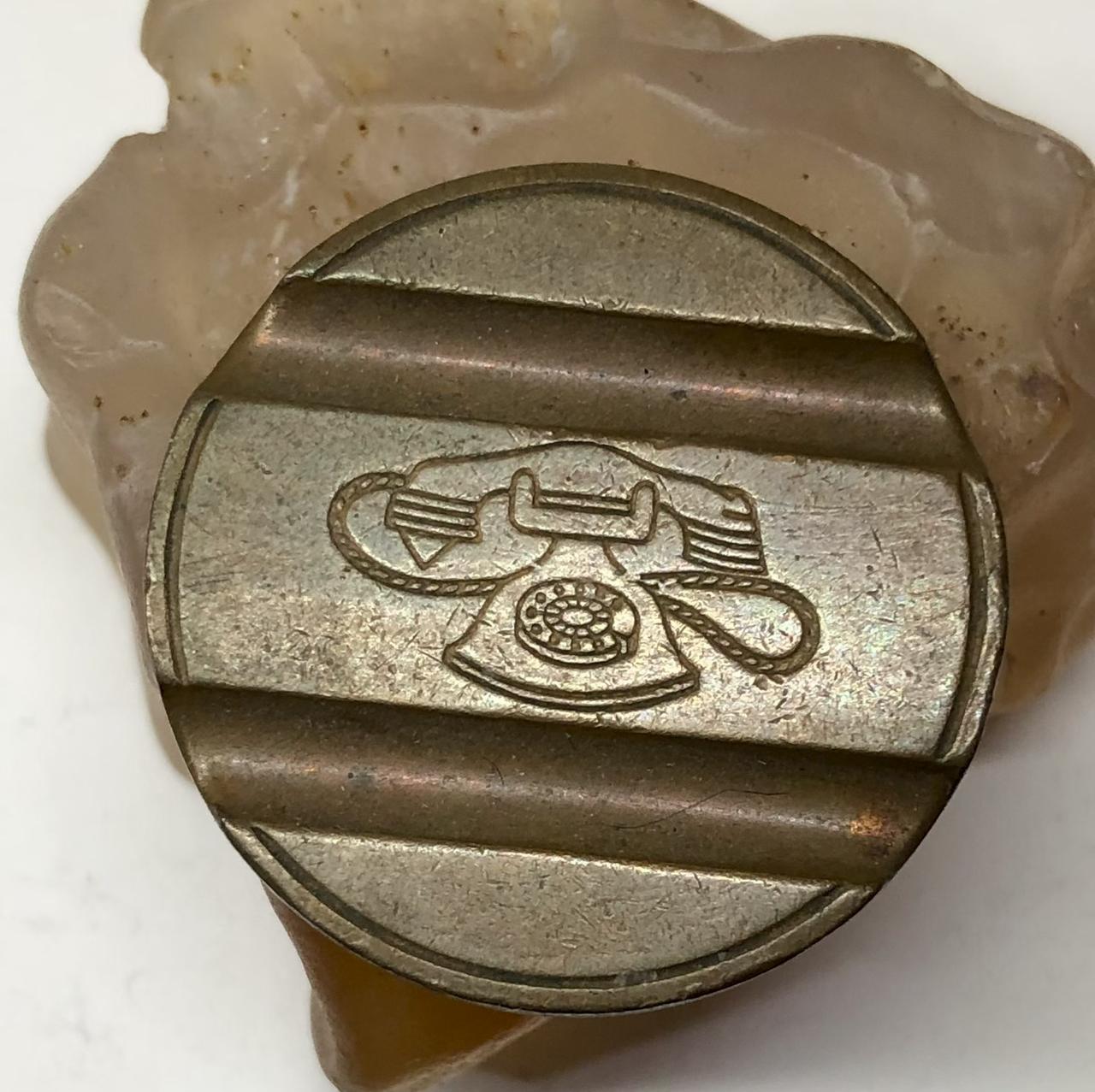 在经济条件允许的情况下，你一定要学会取悦自己。有些钱看似是乱花，其实是在防止自己