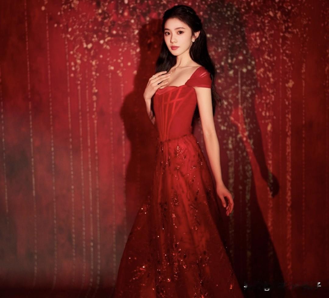 央视春晚完整版节目单出炉！
2月16日，大家期盼已久的春晚节目单新鲜出炉，看了一