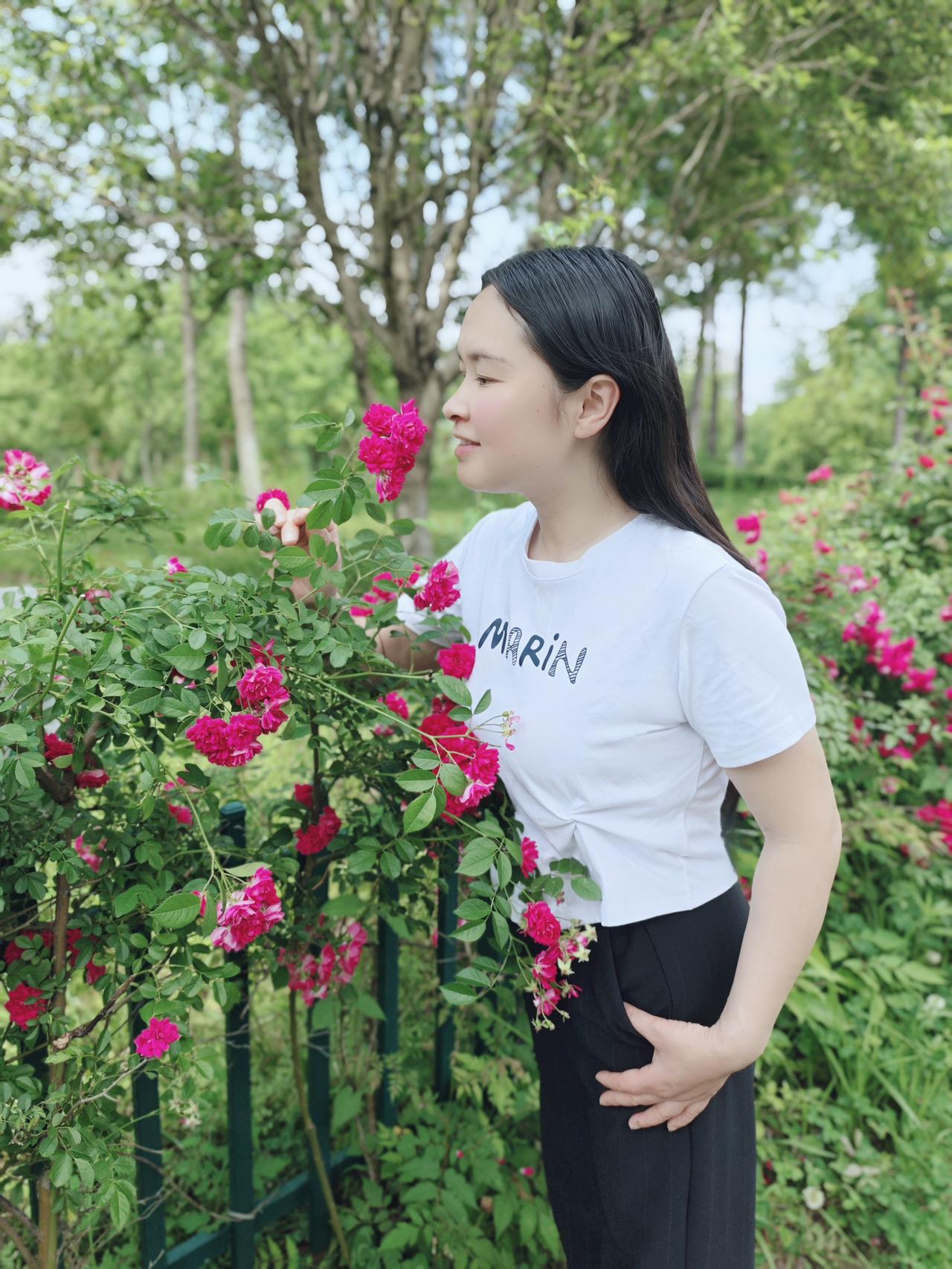 平日记•早安

村上春树说：

当你用认真有趣的态度，对待生活里那些看似无趣的小