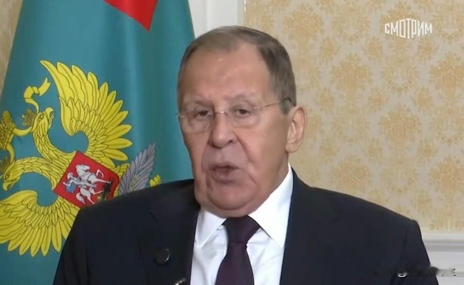 俄罗斯外长拉夫罗夫:“美国向俄罗斯承诺不会接纳乌克兰加入北约，并会协助乌克兰移交