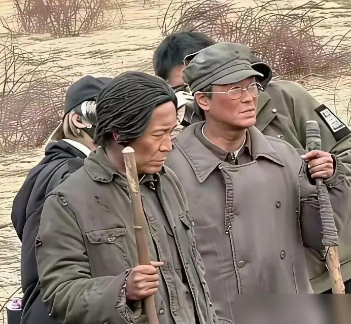 导演疯了？放着唐国强不用，偏要让54岁的于和伟演长征时的毛泽东。
 
导演张永新