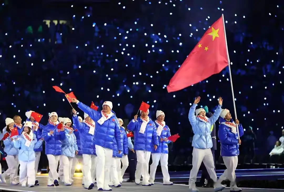 看来看去，还是四年前北京冬奥会开幕式好，米兰冬奥会开幕式好像时装秀。

这是东西