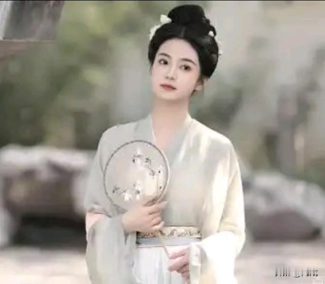 翻开书卷，两宋三百年的月色涛声、柔情铁骨，便从长短句的韵律间缓缓流淌而出。
 