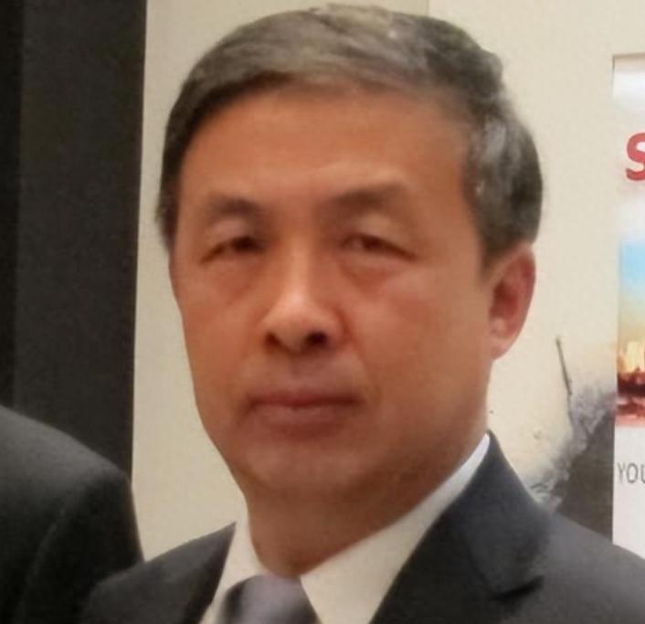 “中国现在向美国投降还来得及！再晚就要‘跪着’了，”几年前，中国专家马臣公开宣称