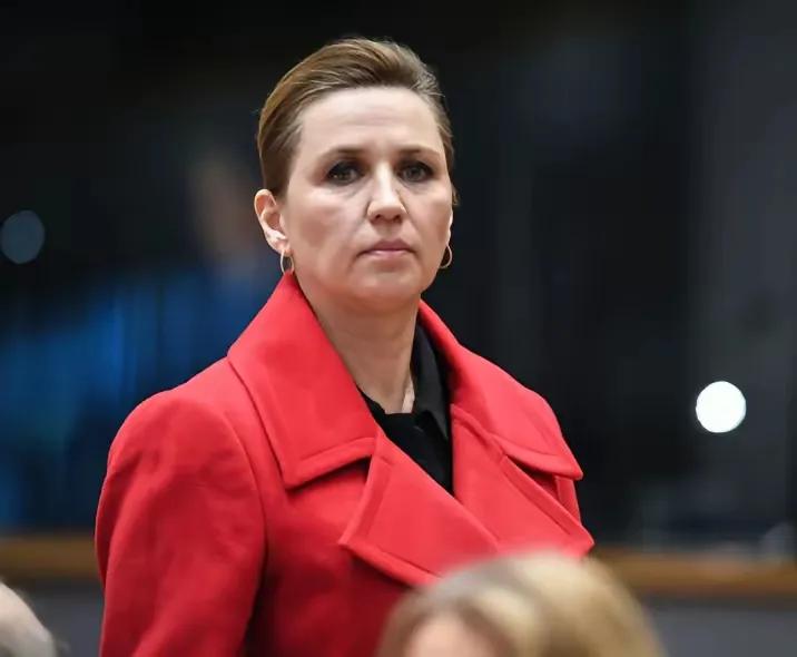 掏枪了！ 美军 C-17 直接降在格陵兰首府，丹麦毫不知情，连预警电话都没一个！