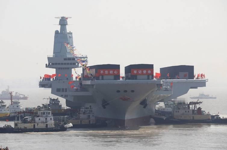 最近海军宣传片里，新兵何建一报道，彻底带火了核动力航母的讨论，一提到核动力航母，