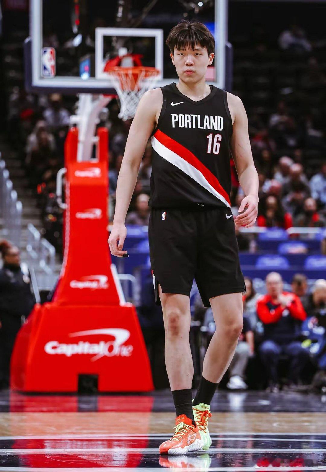 今晚就是杨瀚森新秀赛季的生涯之夜！开拓者客场惜败奇才，但瀚森却打出了NBA生涯迄