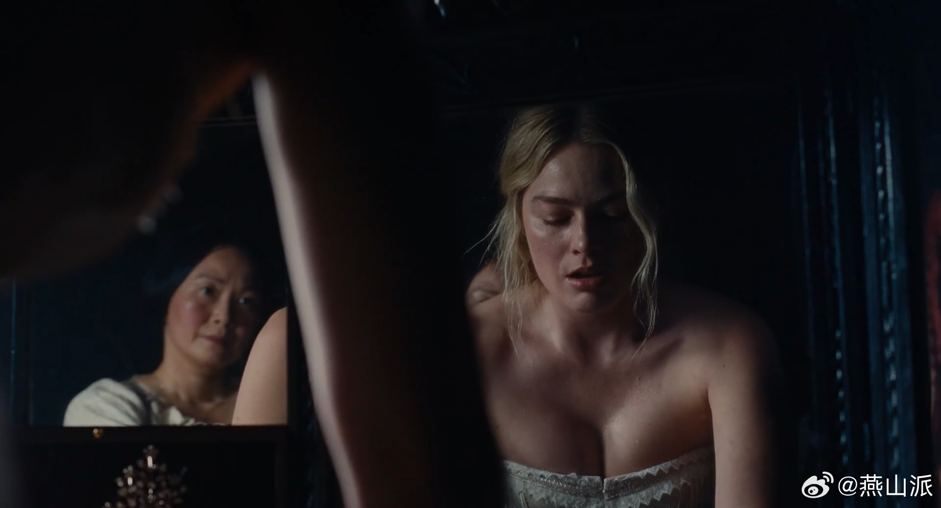 呼啸山庄呼啸山庄尺度好大 新版《呼啸山庄》这波是真敢拍，把原著里的偏执、疯魔和极