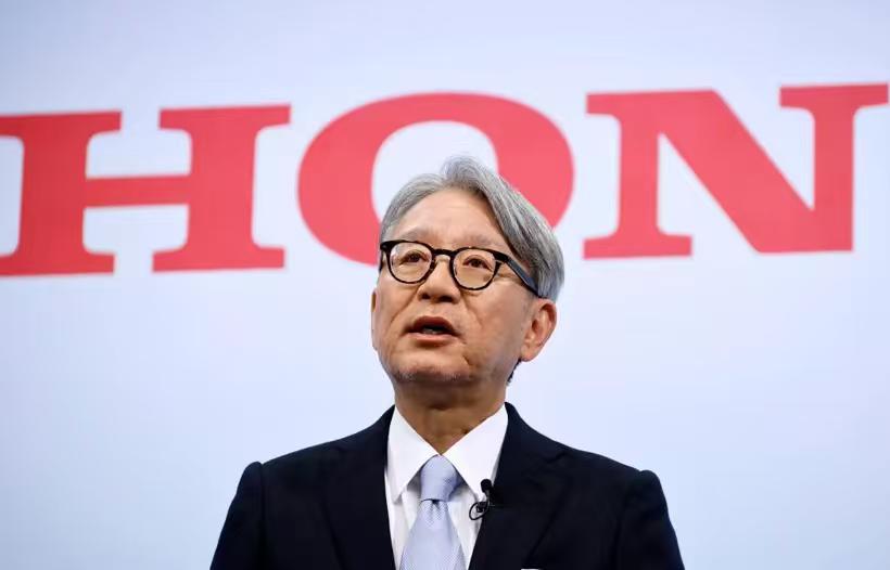 昨晚，和一位在汽车行业的朋友聊天，他说了一件令人诧异的事。

本田前几天刚跟广汽