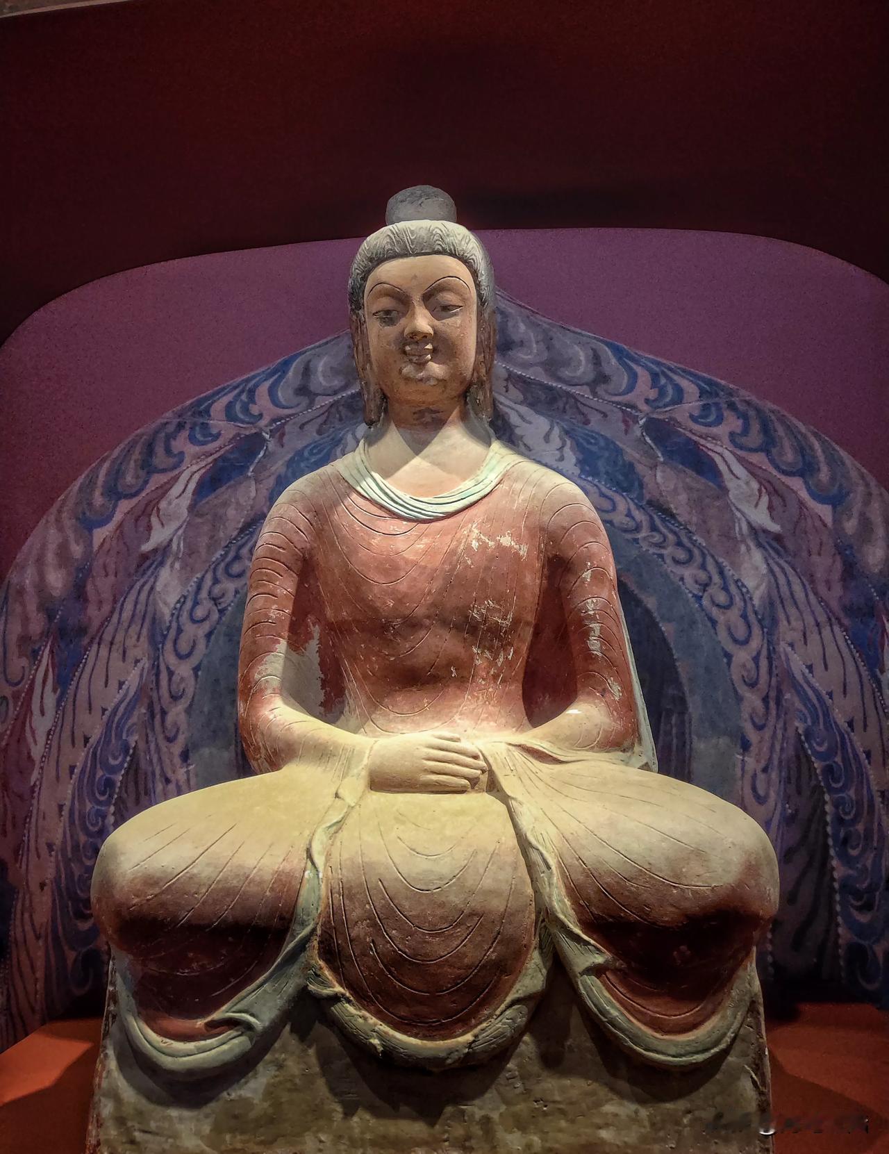 在海口也能看敦煌莫高窟了!
看展在海南省博物馆1层
佛像、华盖、壁画、飞天、唐装