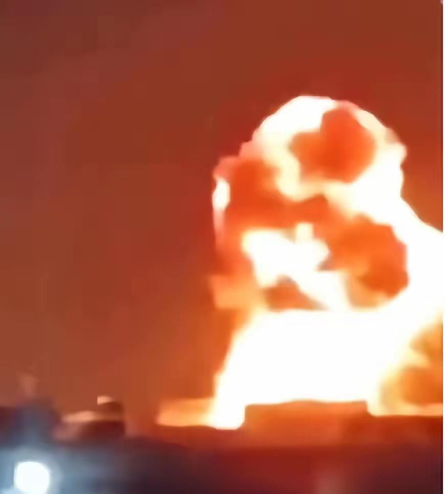 世界上最大的卡塔尔液化天然气制工厂，已被火焰吞没
全球最大的天然气工厂出事了，影