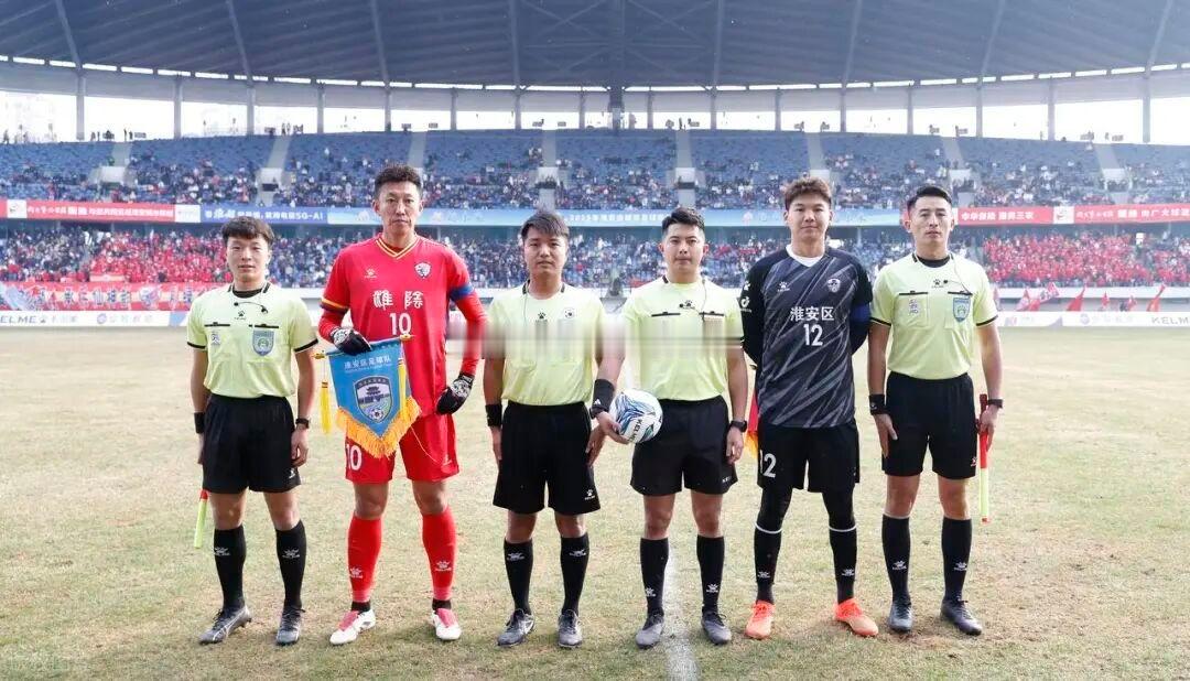 新赛季苏超赞助总金额超2亿 冠名合作方面，上赛季的江苏银行将继续支持，赞助金额也