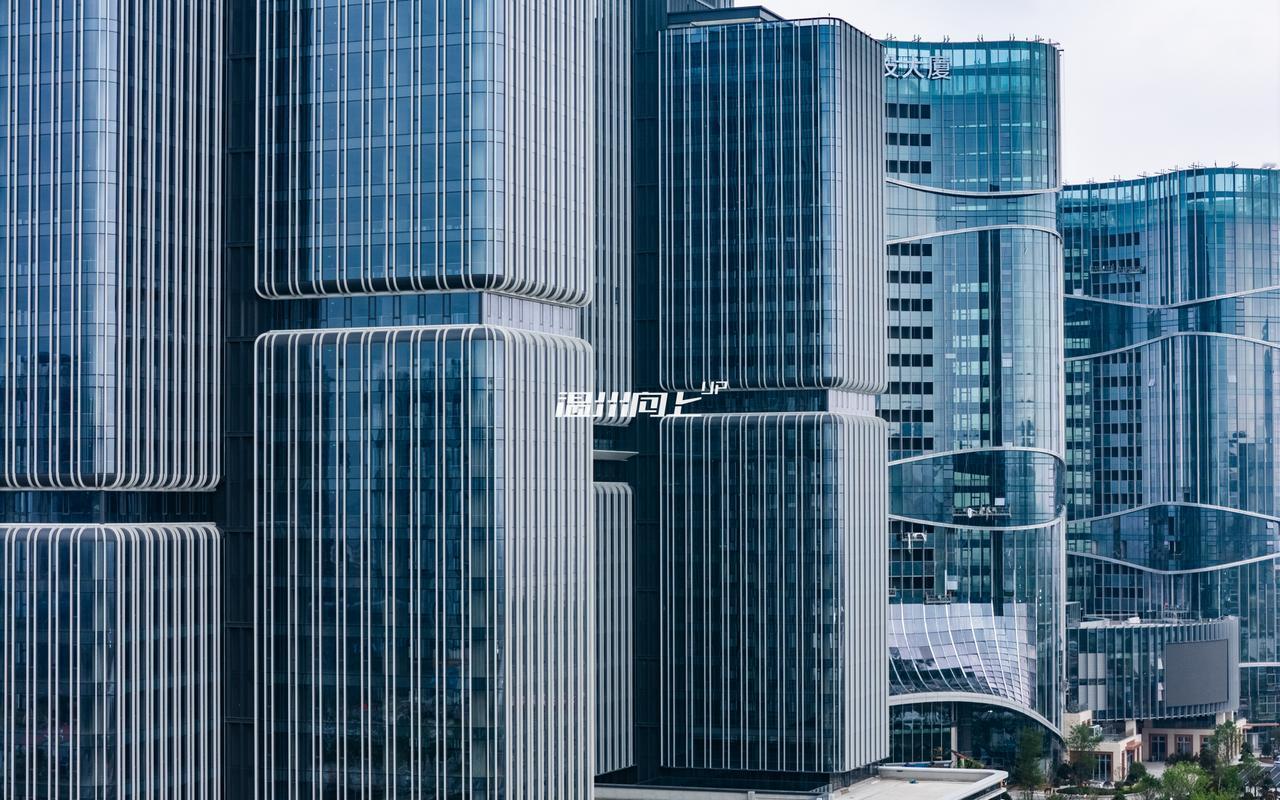 县级乐清的CBD，有大城风范了吗？乐清胜利塘北片，城市形象初具雏形。

这里欲打