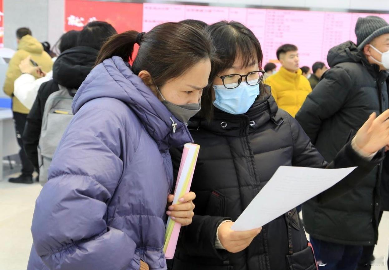 大厂实习生薪资迈入万元时代如今，大厂实习生的薪资水平直接迈入万元大关，这不仅是行