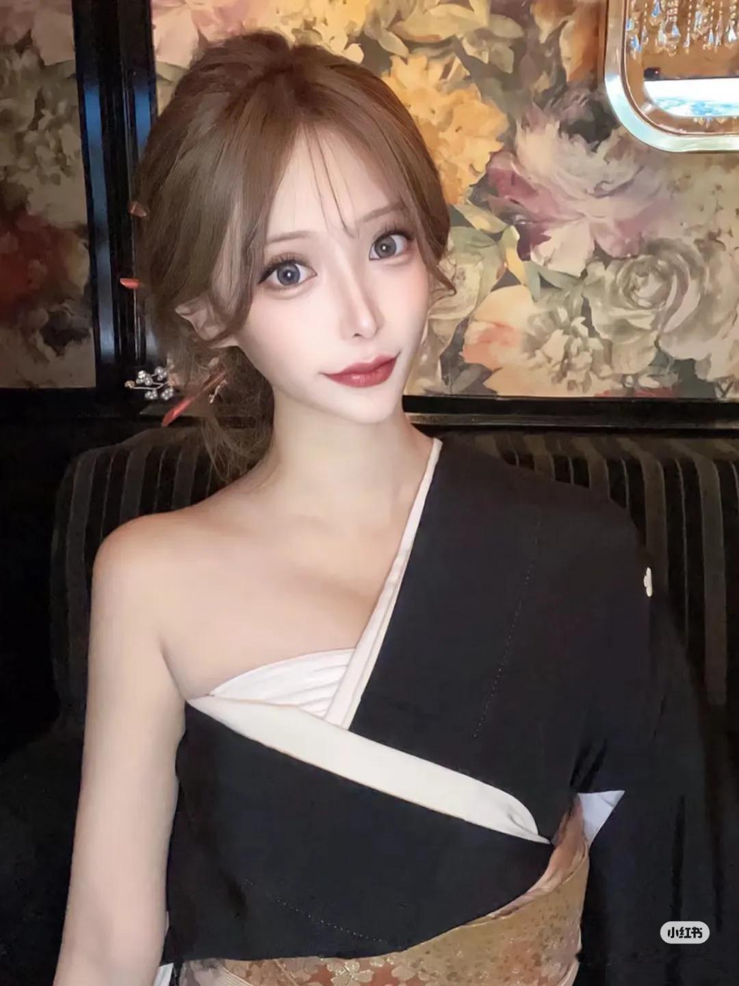 话说日本近几年就推出了许多颜值和气质都相当不错的新晋博主，而yuna就是其中之一