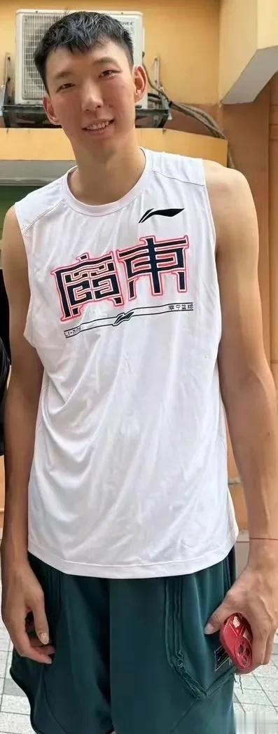 CBA出现一个怪异的现象，拿着顶薪的超级巨星都处在养伤恢复期，观赏度大打折扣

