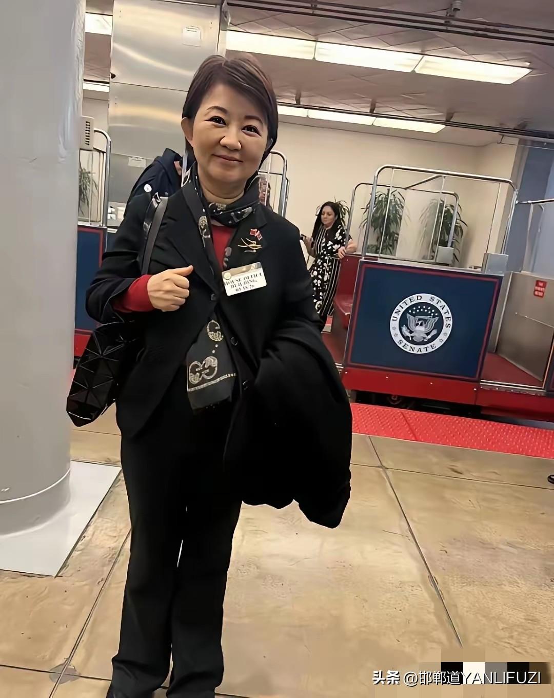 卢秀燕访美返台后，还叫嚣，让人笑掉大牙。
她这11天的“跪美卖台”之行，说白了就