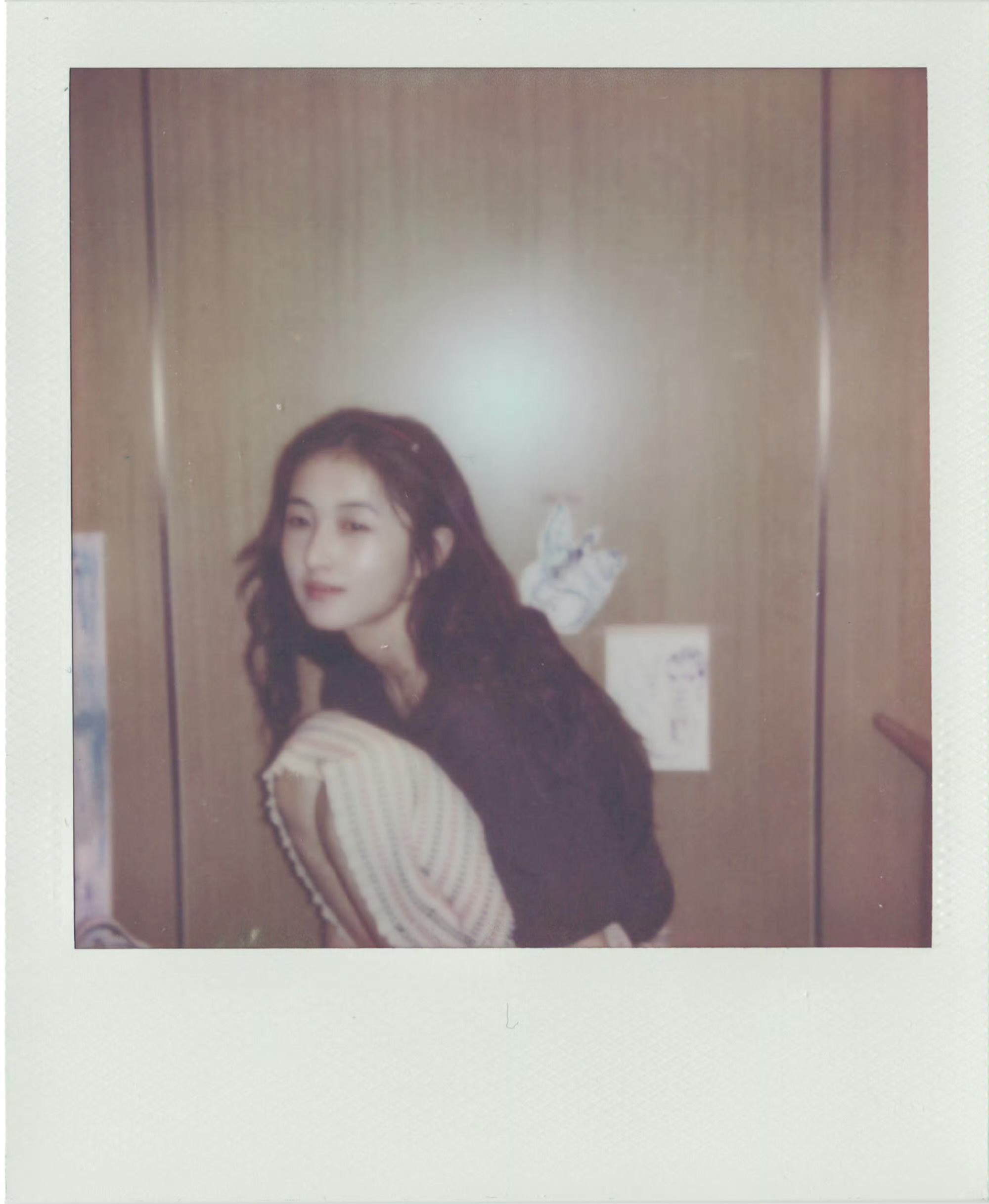 娱乐[超话]张子枫千禧感拍立得张子枫千禧风拍立得超级美萌🥹🥹多拍点好不好 ​