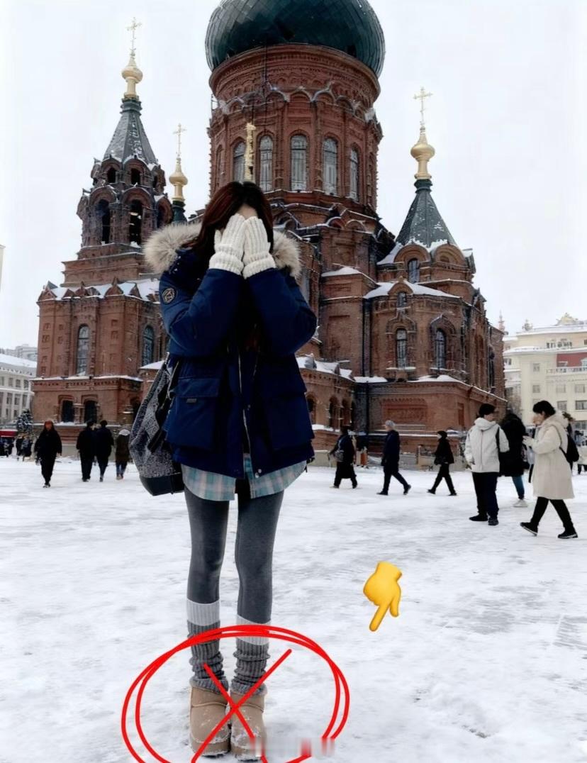 南方人去东北旅游的奇葩装备 行李箱拉开的瞬间，东北朋友沉默了：暖宝宝贴满羽绒服内