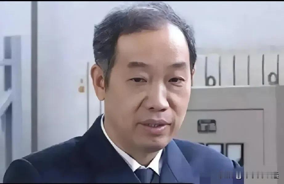 马伟明院士曾提出在青藏高原icon上，建一根2公里长的电磁发射轨道，经专家论证：