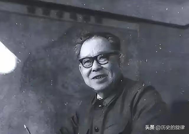 1979年最心酸一幕！开国中将回乡，亲生女儿一句话，让将军当场沉默落泪
 
【编