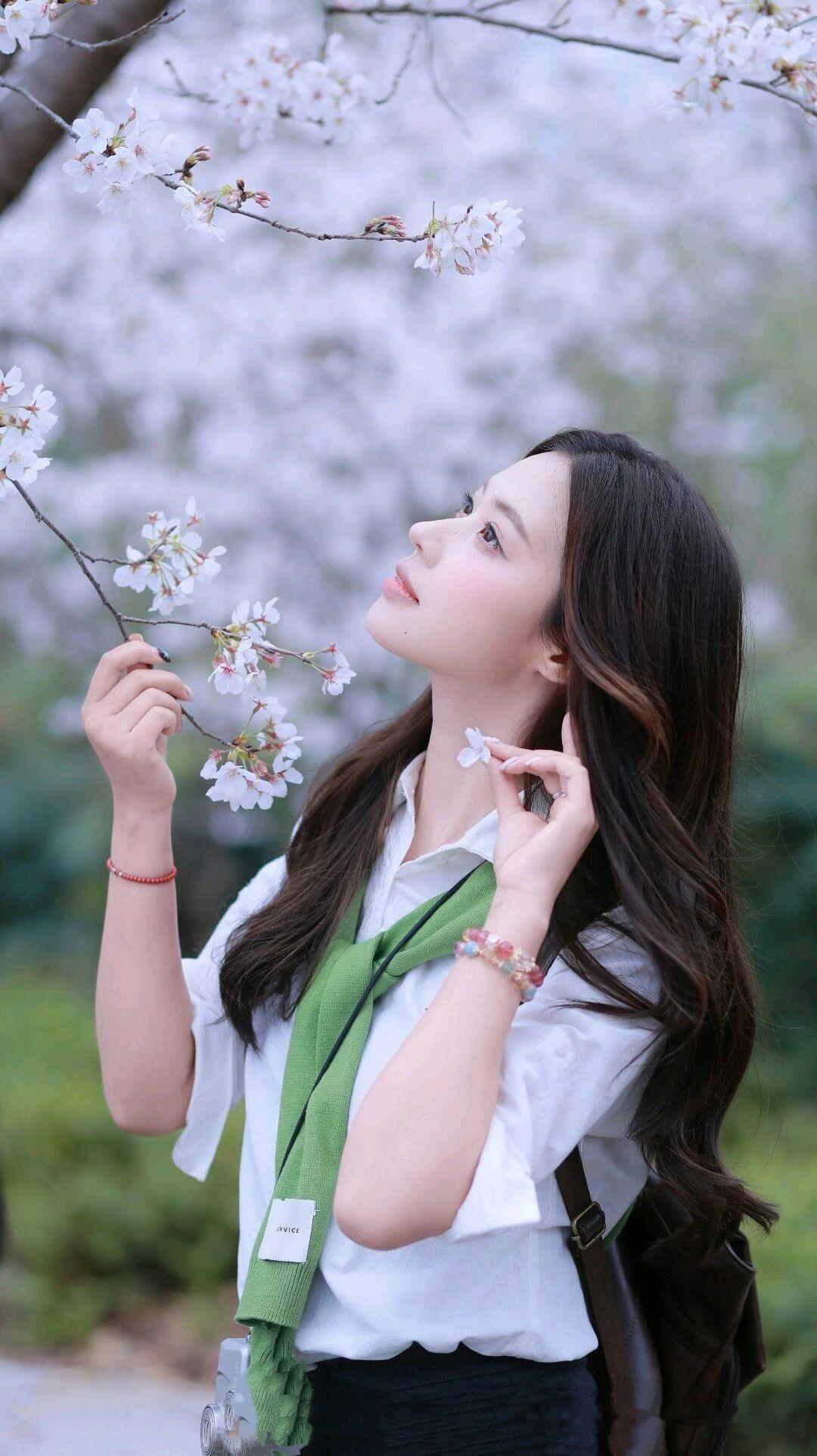 什么年龄段的女人最有女人味?淡淡的 就顺顺的