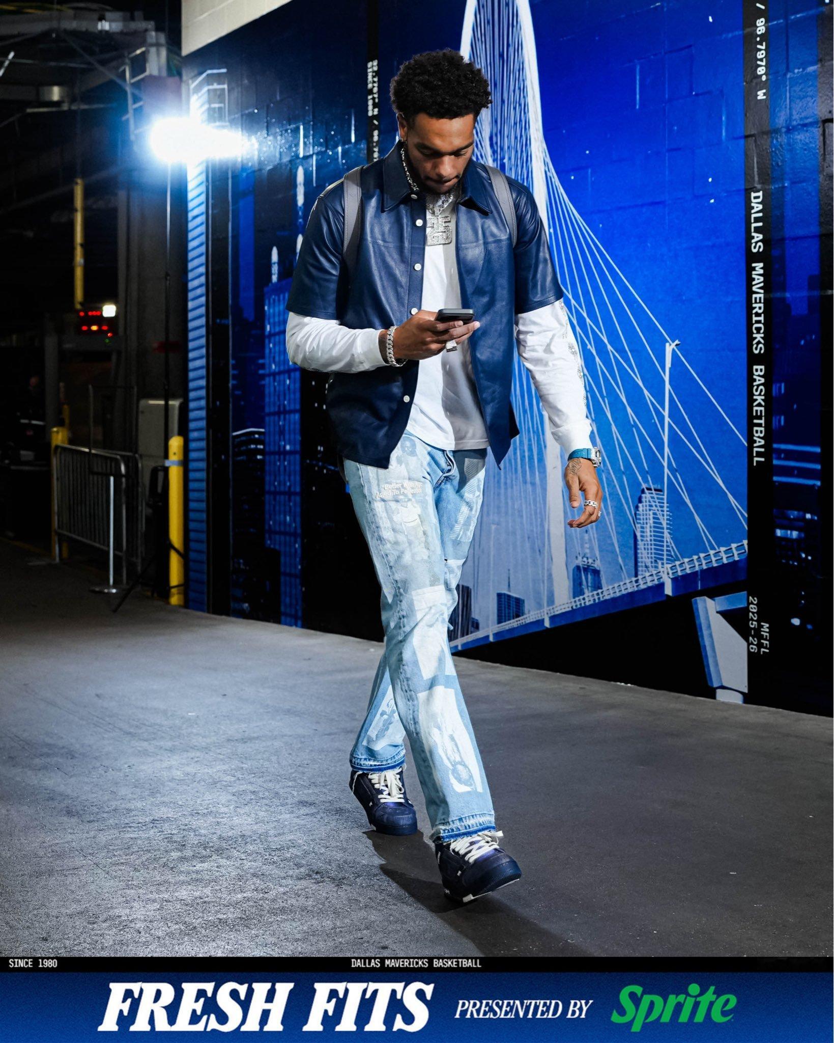 PJ 复出上首发，前场弗拉格、PJ 和 AD 的组合，搭配后场内少和克里斯蒂。N