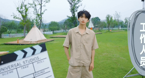 #黄子弘凡 吃火锅能瘦#黄子弘凡吃货属性藏不住了！38度的高温也挡不住黄子弘凡对