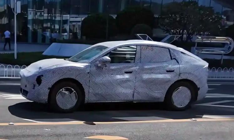 懂车之道快讯，网络上曝光一组疑似小鹏MONA SUV车型谍照，具体新车的命名还不