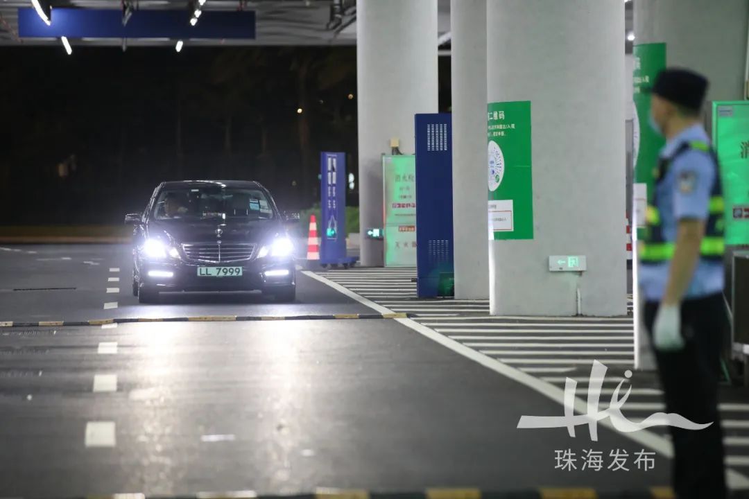 【#港车北上正式实施#】据微信公众号“珠海发布”消息，7月1日零时，“港车北上”