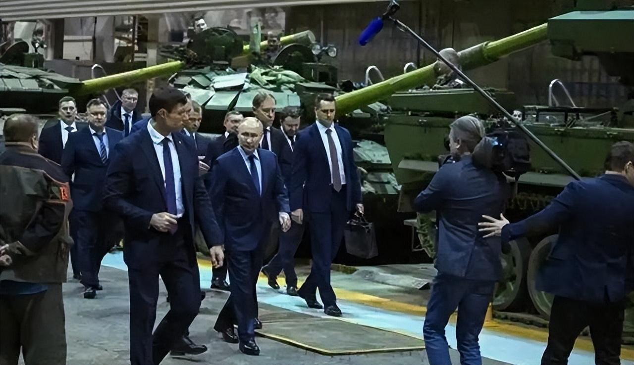 俄乌冲突第四年，俄罗斯罕见释放对美妥协信号：背后隐藏的战略算盘与中俄平衡术揭秘