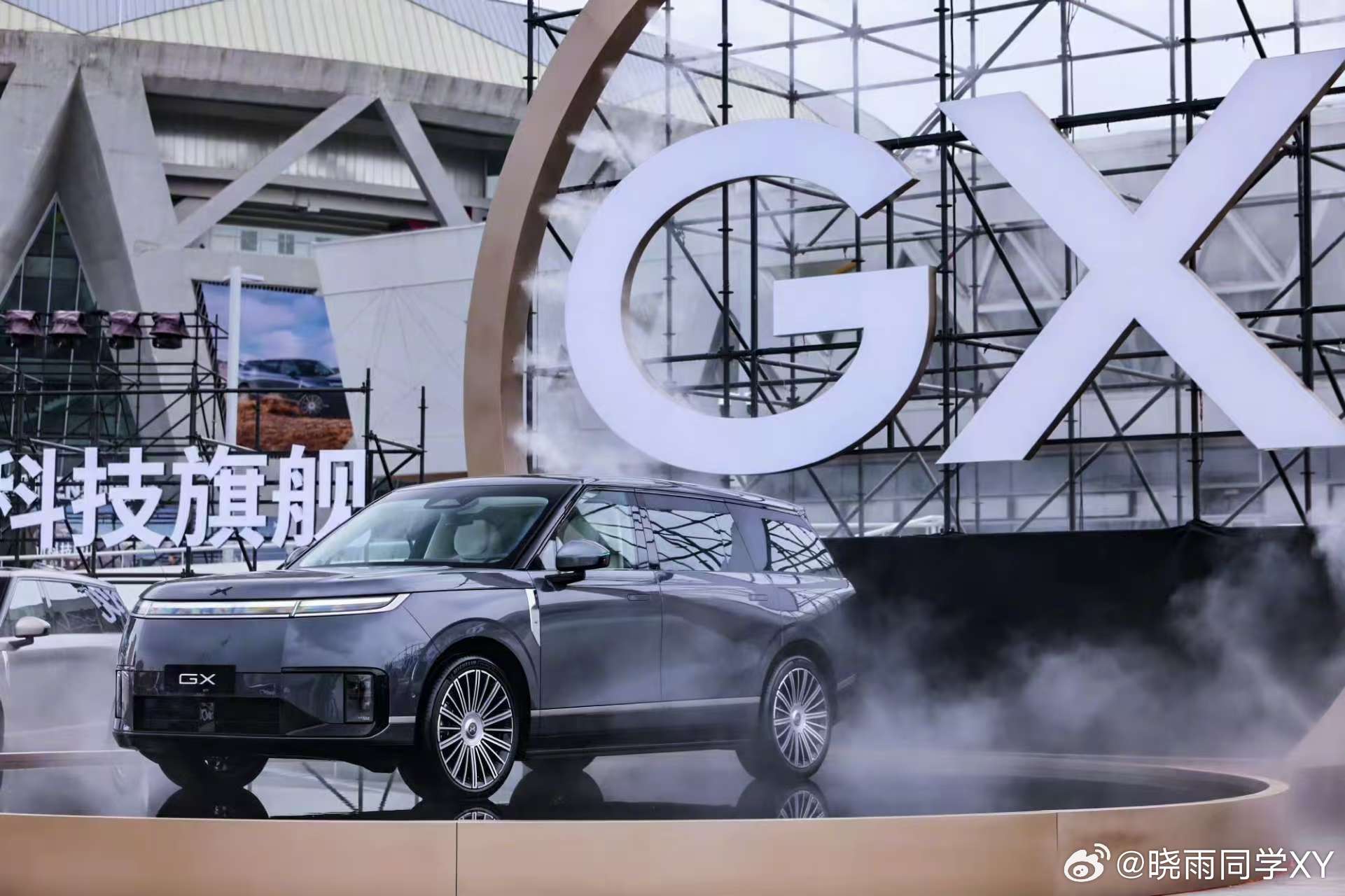 讲真，昨晚小鹏GX发布会直接给我看傻了！从26.98万到34.98万，这价格配置