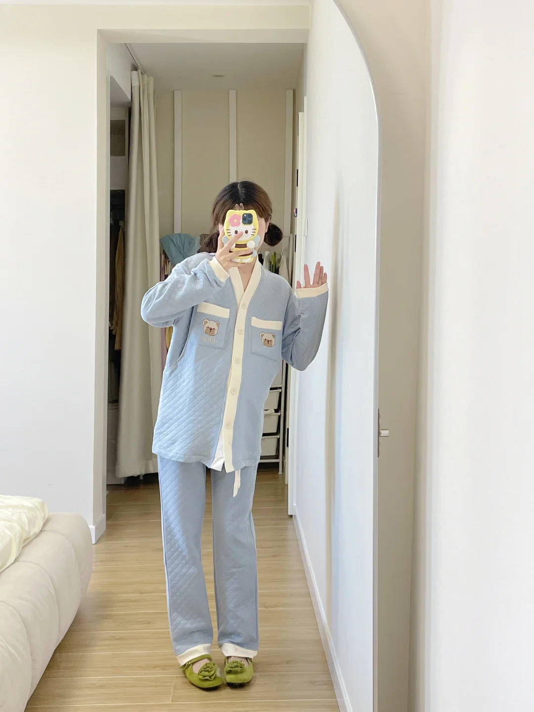 姐妹们，秋冬月子服哪一套好看呀～