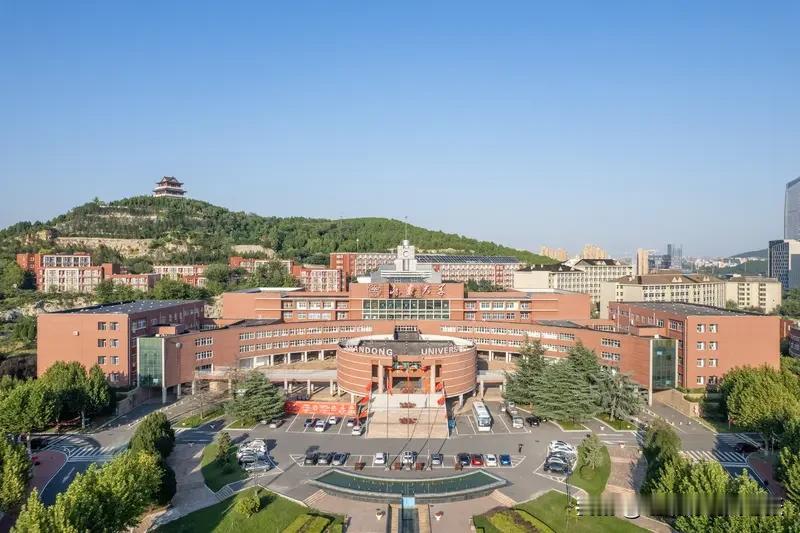 1. 中华女子学院（北京）：全国妇联直属，唯一部属女子本科，拥有硕士点。
2. 