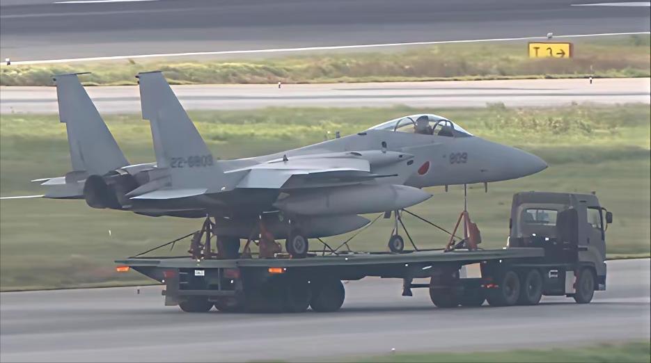 如今的现实情况是，日本航空自卫队在东海上空，已经是疲于奔命了。
再这么下去，就算