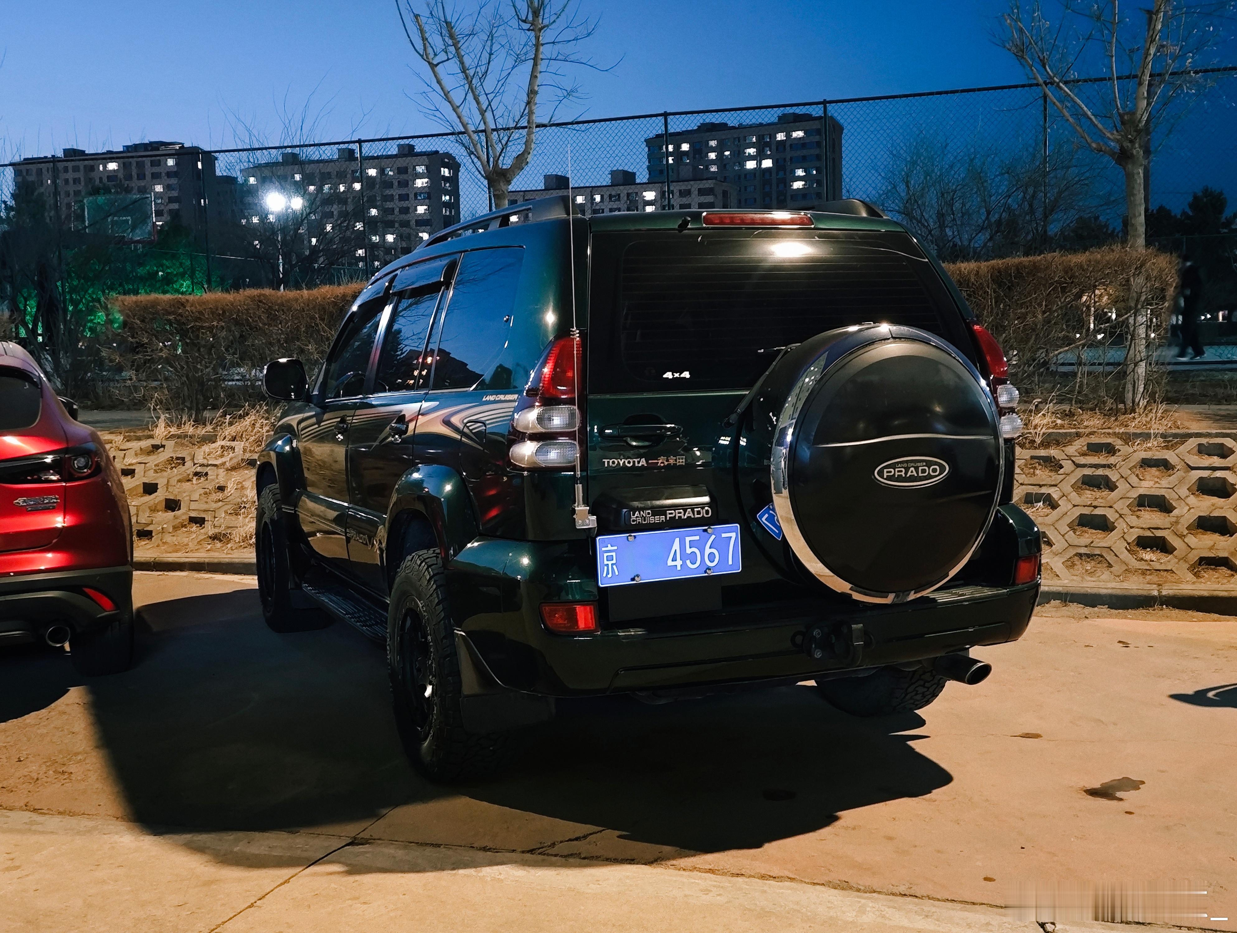 又见顺号“厅长绿”一汽丰田 PRADO 霸道 LC120 4.0VX每逢年底都会