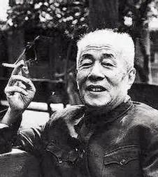 1947年，地下党员王冶秋走进院子，看到满院子的军统特务，他知道自己身份暴露了，