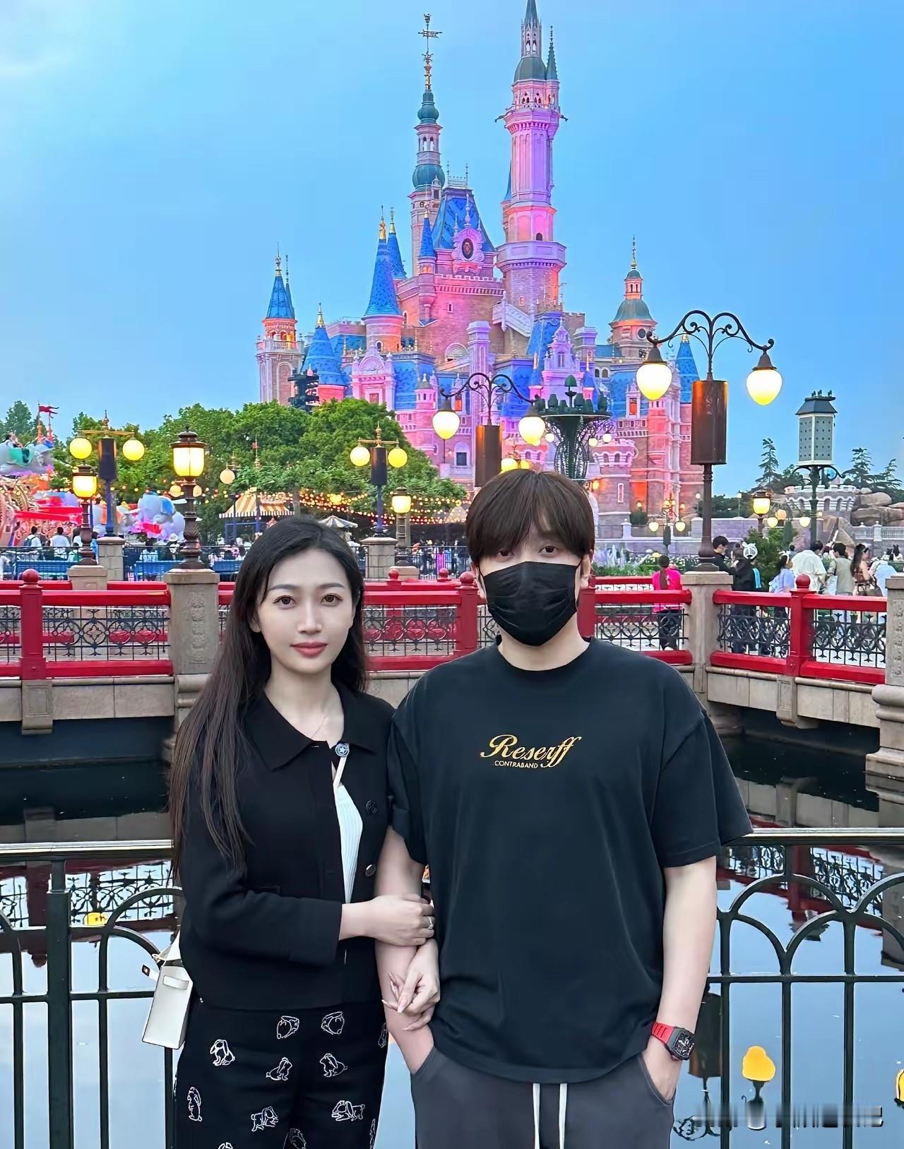 5月20日是白冰与江梦瑶结婚五周年纪念日，这一天本该是幸福美满的，但没想到前合伙