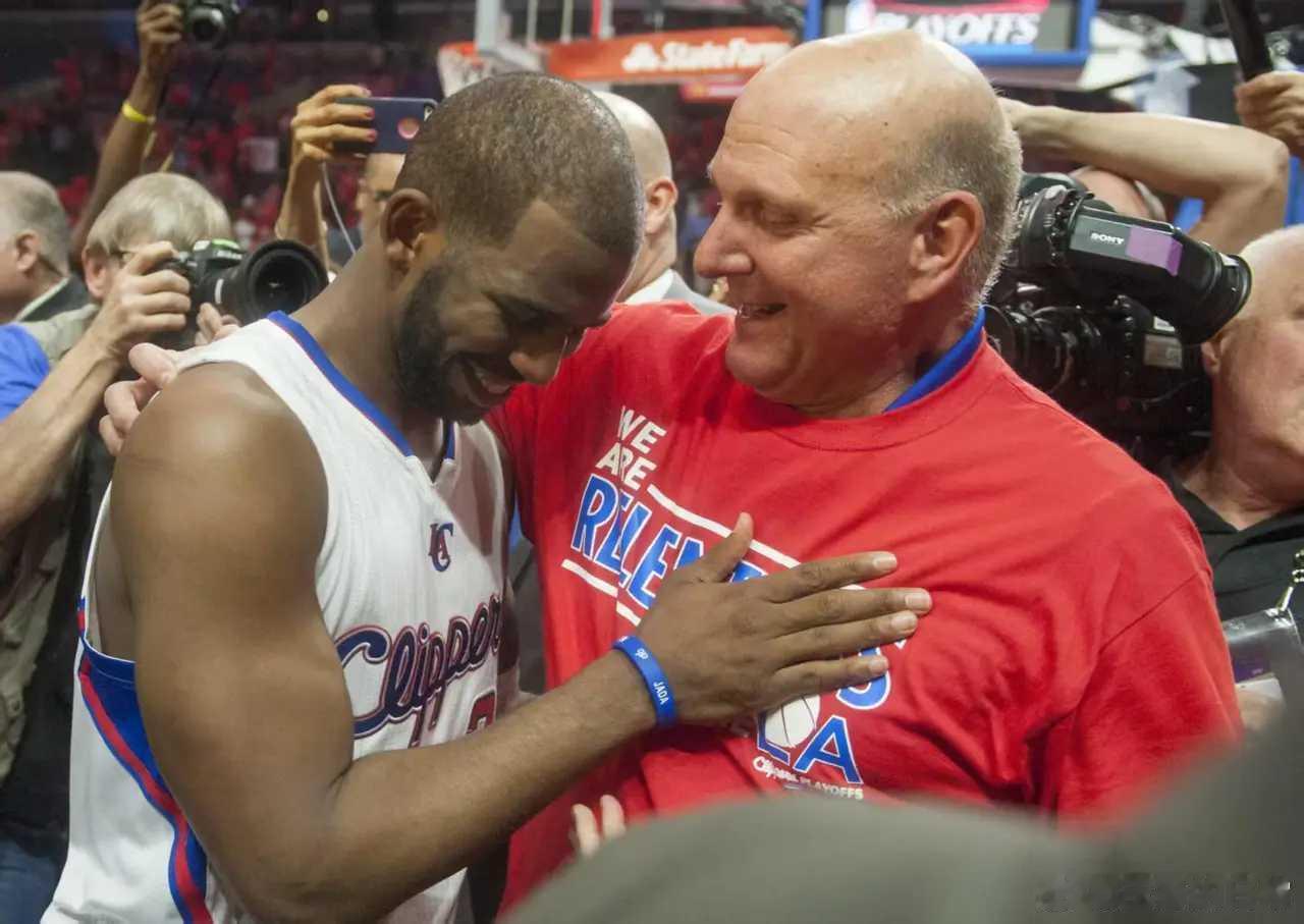 NBA传来了一则令人震惊的消息，快船队总裁弗兰克通过媒体TA表示：“我们将和克里