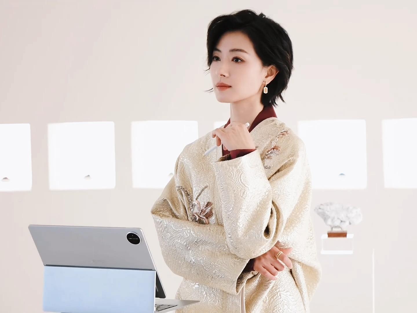 万茜 ｜天生会画 以生活为底色，时光为画布，把相遇的短暂与记忆的悠长沉淀成存在于