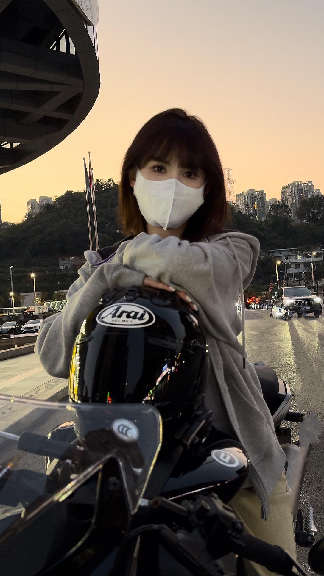 你也明白：前途比爱情重要