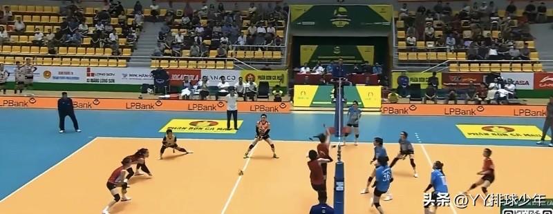 越南女排联赛，清化XMLS 1-3不敌宁平LB银行，四局比分：27-25、22-