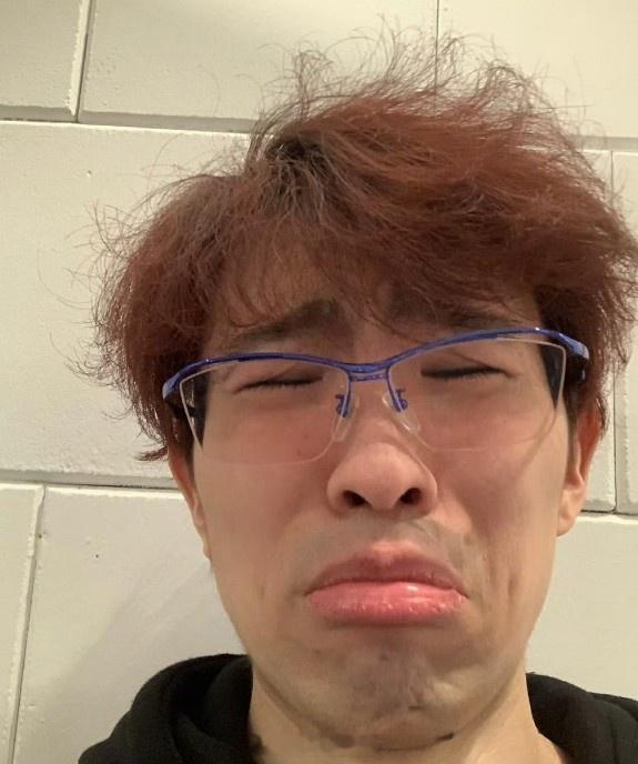 Evi：LOL是一款在痛苦和快乐之间来回切换的游戏 现在很痛苦确实嗷，如果你感觉