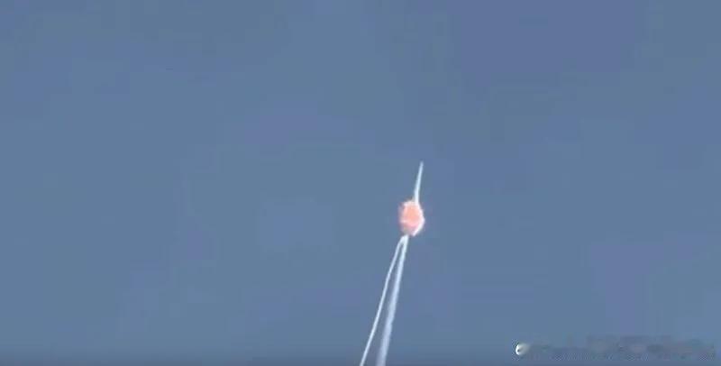 乌克兰军方认定前天被击落的俄罗斯S-70重型无人机有重大的技术限制和操作挑战。他