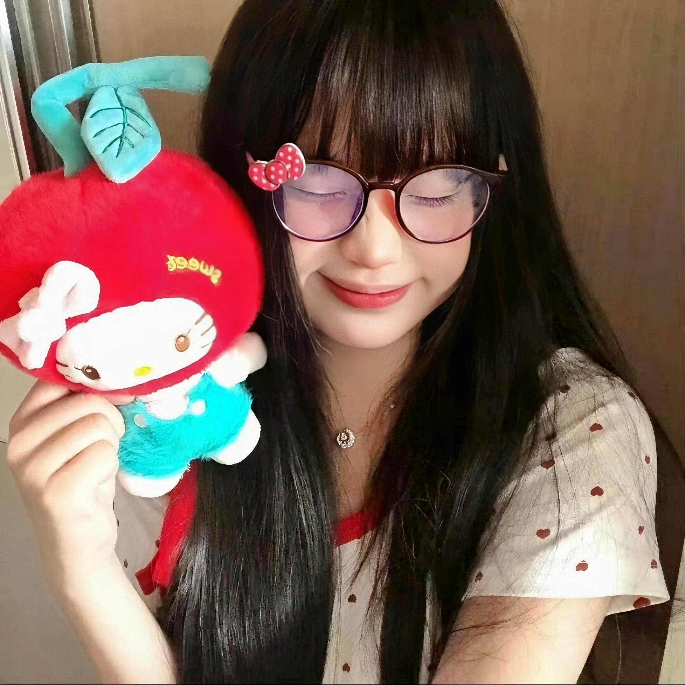 WeChat ｜氛围感女生头像 ​ ​​​