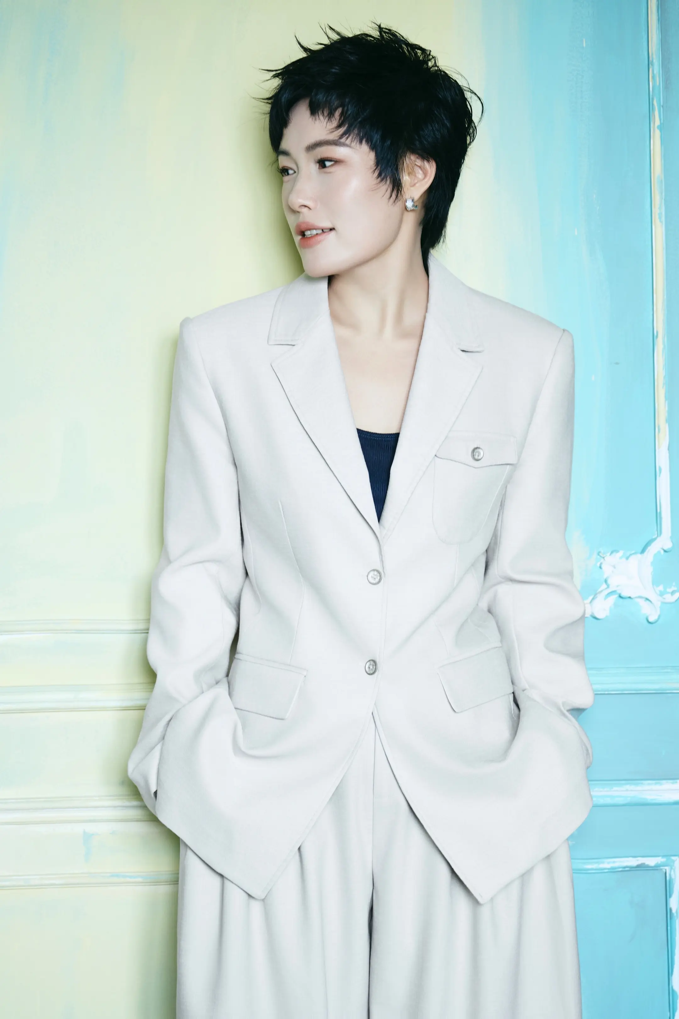 我终于在自己有能力之后将自己重养了一遍！ 曾经那个自卑的小女孩已经永远...