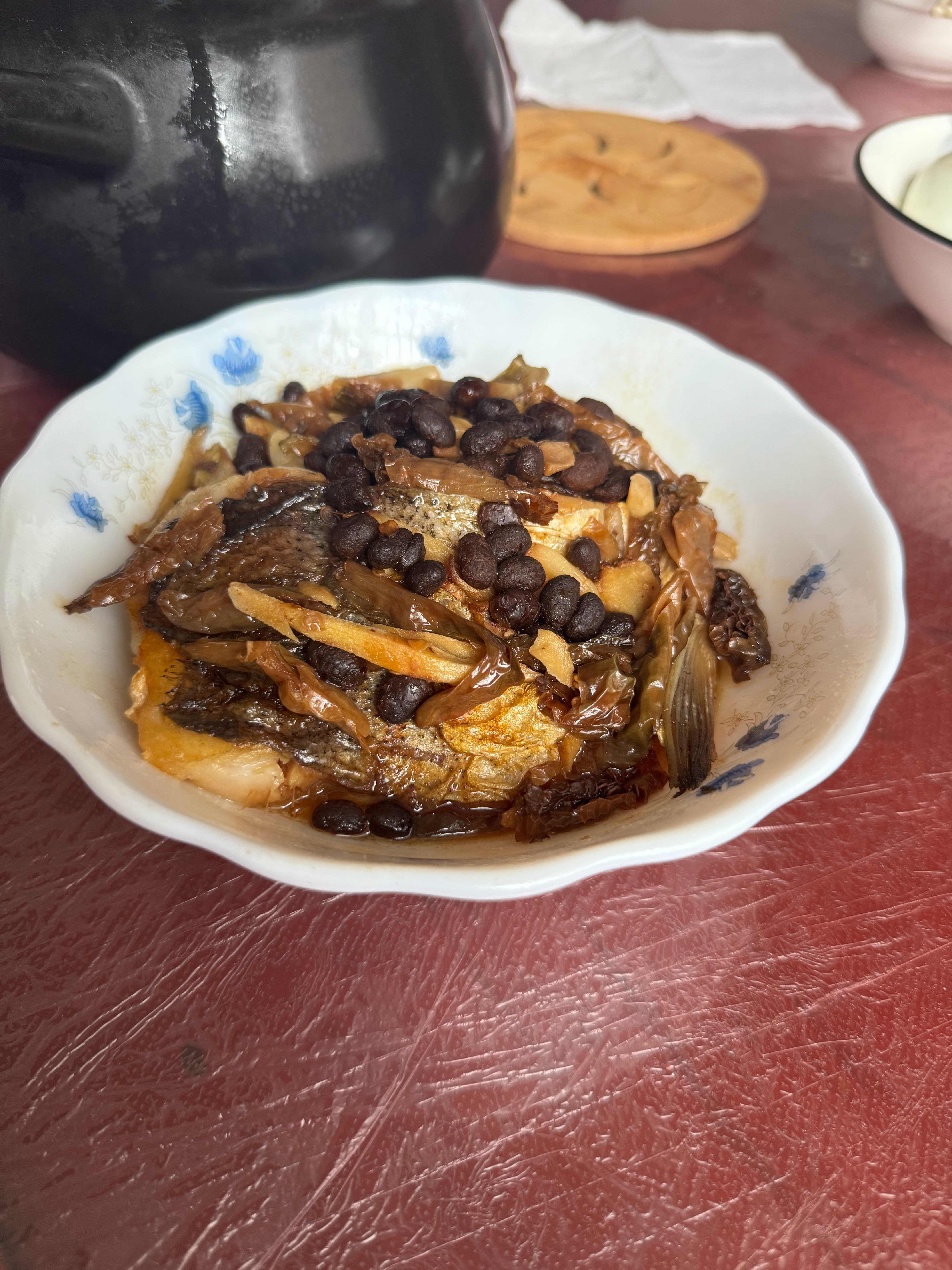 端午安康，中午在婶婶家过节，二楼这个季节的窗外景色，美的像一幅画。 
