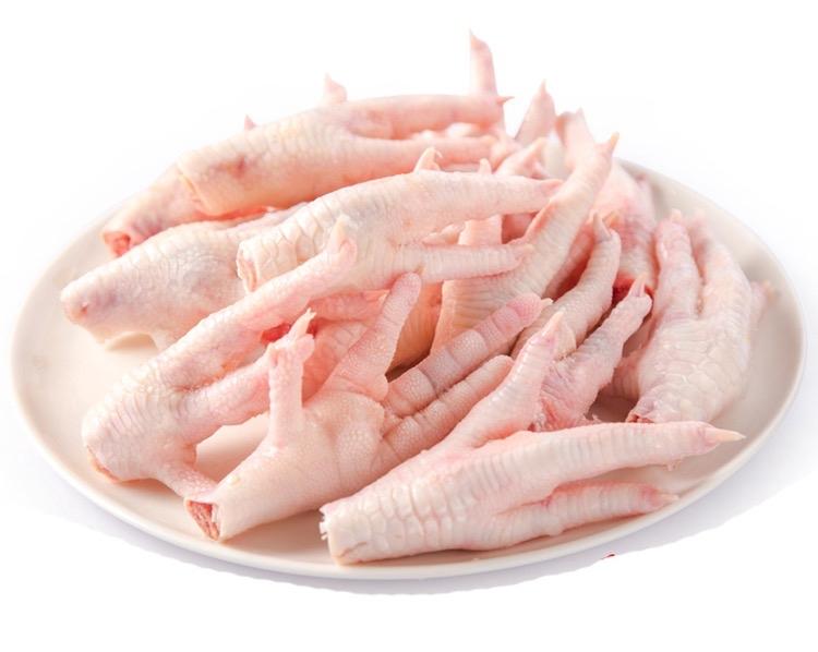 昨天晚上，我吃着鸡爪子，热情洋溢地看央妈的315晚会，才看了两分钟，突觉身体不适