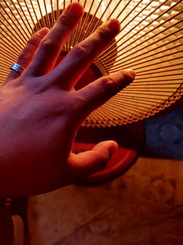 人不会无缘无故的手脚凉！中医发现：凡是手脚凉，都离不开这5个原因

大夏天的，别