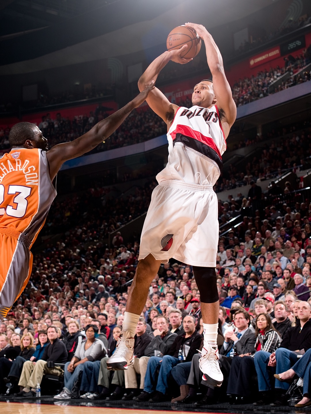 技巧和观赏性十足、人称黄曼巴科比当年也为之赞叹的布兰登·罗伊 